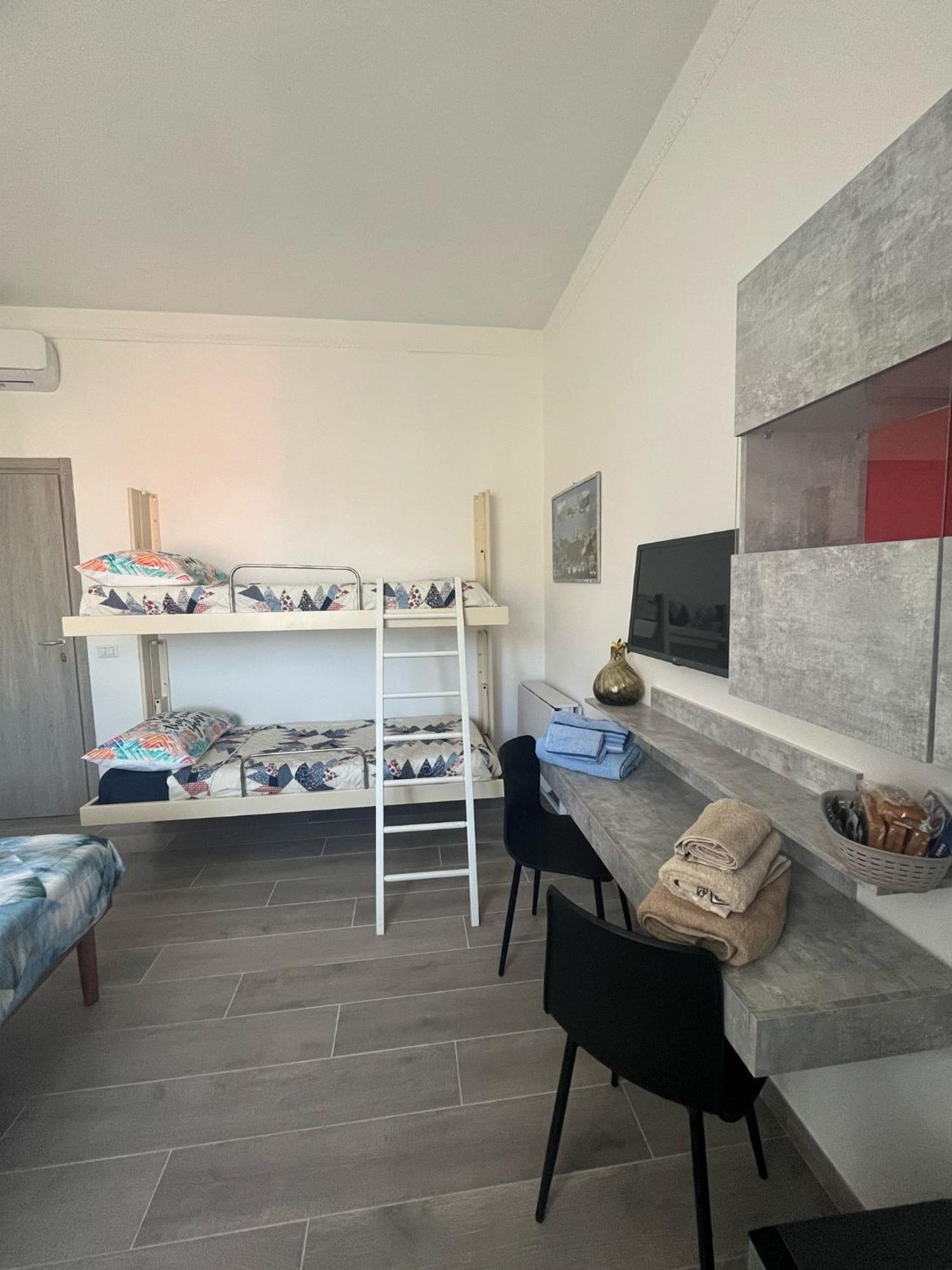 Relax2 Hotel Romito Magra Екстериор снимка